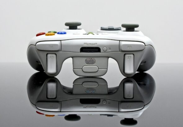 technology-game-controller-reflection-vehicle-gadget-1036437-pxhere.com